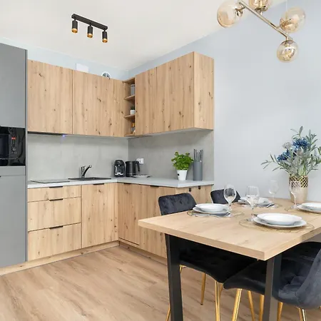 Stylowe Z Parkingiem I Balkonem W Kolobrzegu By Renters コウォブジェク