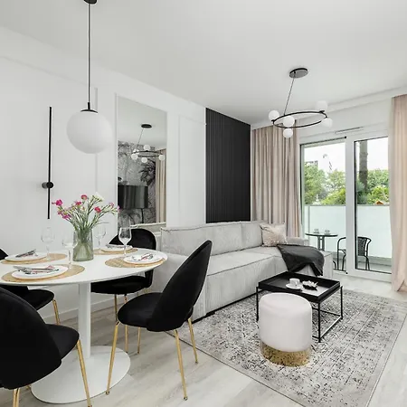 Stylowe Z Parkingiem I Balkonem W Kolobrzegu By Renters Apartman Kołobrzeg