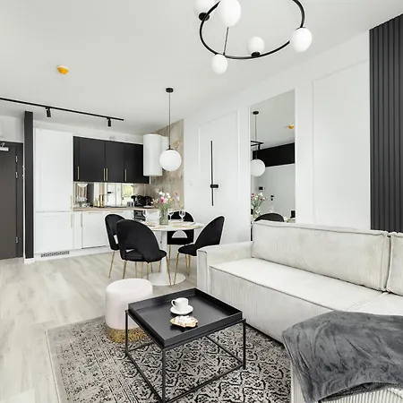 Stylowe Z Parkingiem I Balkonem W Kolobrzegu By Renters コウォブジェク